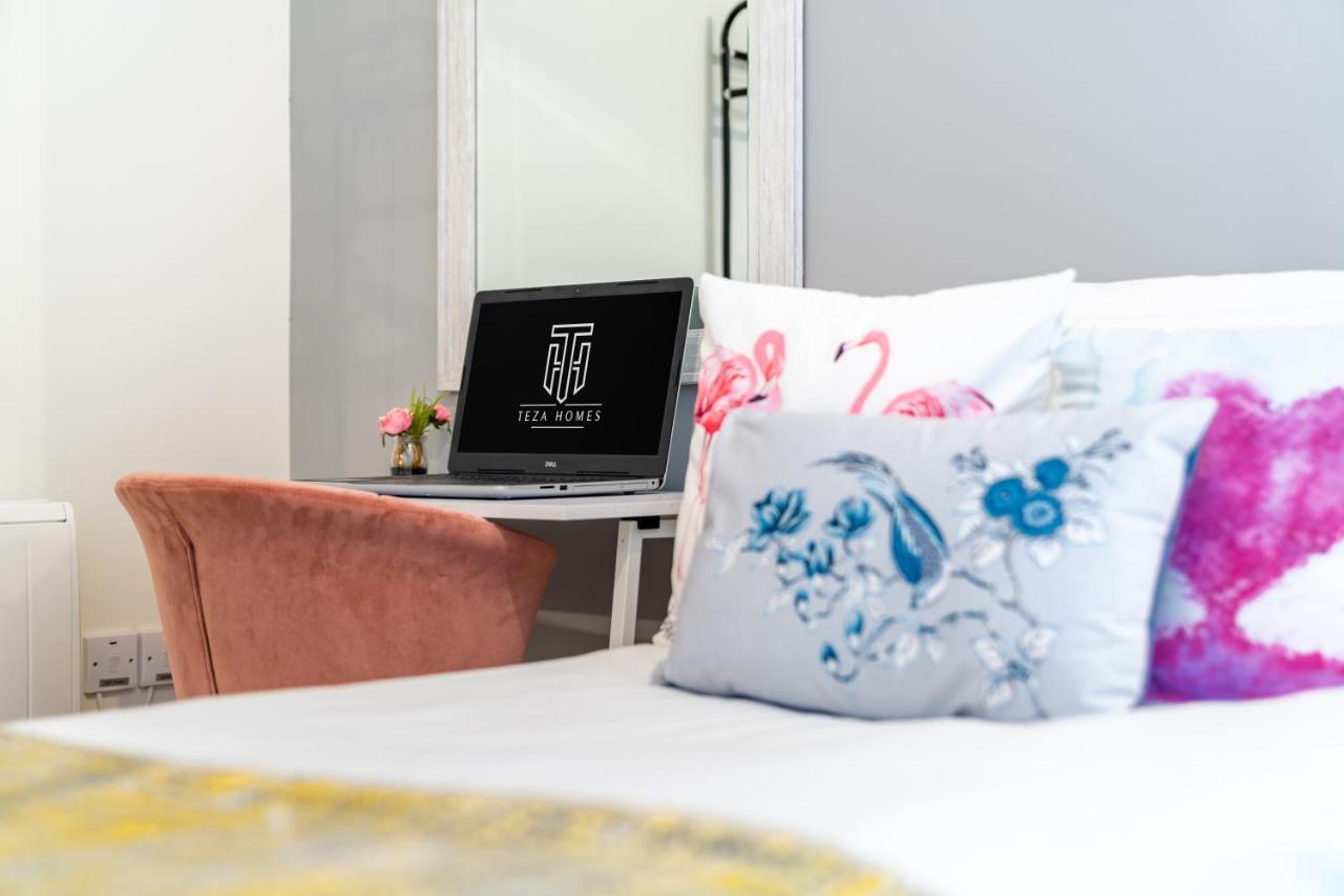 Town Center Apartment With 55” Smart Tv+Netflix Andover Eksteriør bilde